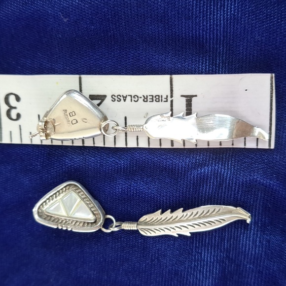 Vintage Native American Mother of Pearl Sterling Silver Feather Earrings - Picture 9 of 13